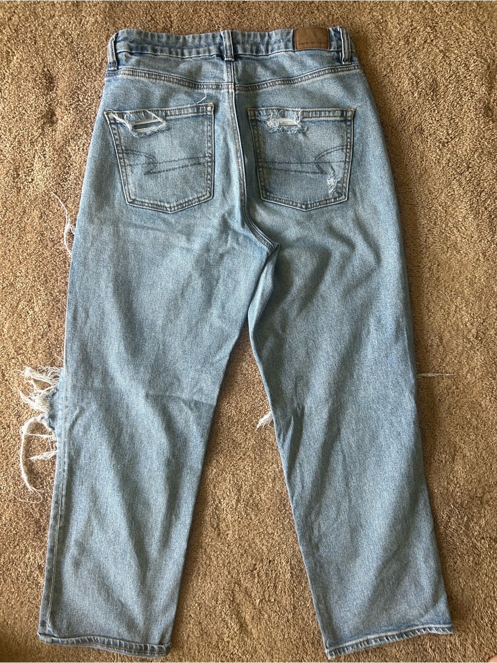 American eagle, Distressed Light Wash Ripped stretch Jeans - Picture 2 of 3